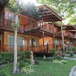 Longbay Lipe