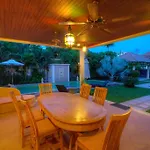 Pommard Villa By Jetta