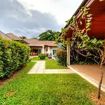Pommard Villa By Jetta