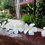 Chom Samed Resort