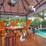 Baan Ruean Thai