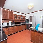 Baan Ruean Thai