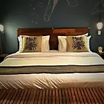 Guestroom 401