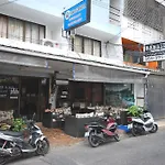 Kingfisher House & Bar