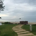 Away Baan Nub Kluen Beach Front