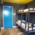 B&B House & Hostel