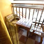 Sun Shine Coast Inn