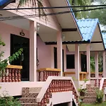 Chaiwat Resort