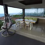 Villa Aurora