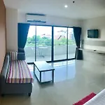 Apartment R-Con Wongamat