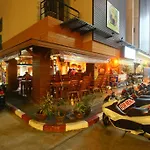 Patong Wannee Hotel