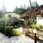 Roo Poo Guest House