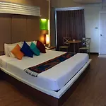 Charoenchit House
