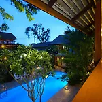 Tr Residence