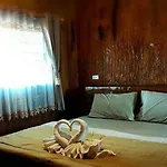 Timberland And Fruit Resort