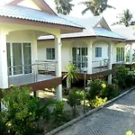 Krisada Beach Resort