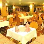 Rooks Holiday Hotel & Resort
