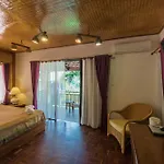 Coral Hotel Bangsaphan