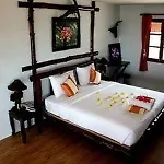 Alongkot Beach Resort