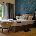 Guestroom 401