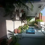 Yiasu Bed And Breakfast