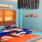 บ้านพักสัตหีบ Jk Marine House