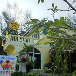Roo Poo Guest House