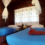 Nice & Easy House