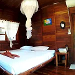 Nice & Easy House