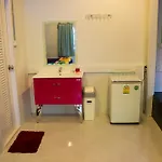 Baan Pug Takayai Guesthouse