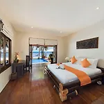 Ban Laem Sor - Tropical Beachfront Retreat