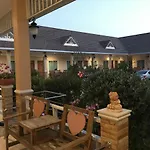 Suksopha Resort