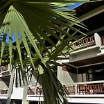 Lah Own Khaolak Resort