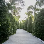 Two Tiger Resort & Spa