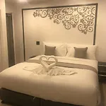 White House By 88