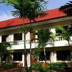 Club Coconut Resort
