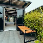 Mawadee Island Resort Cha-Am