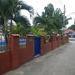 Pat\'S Hideaway Bungalows