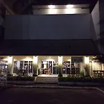 Paradorn Inn