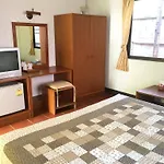 Ban Suan Klang Muang Resort
