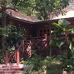Ban Suan Klang Muang Resort