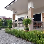 Parawee Resort