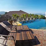 Happy Holidays Luxury Pool Villa