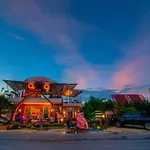 Fullhouse Resort