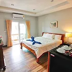 Jomtien Beach Pool House