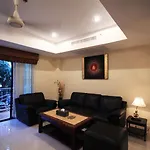 Royal Park Apartments