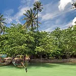 Sunrise Tropical Resort