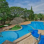 Muaklek Paradise Resort