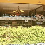 I-Kroon Cafe & Hotel