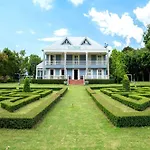 Chateau De Khaoyai Hotel & Resort